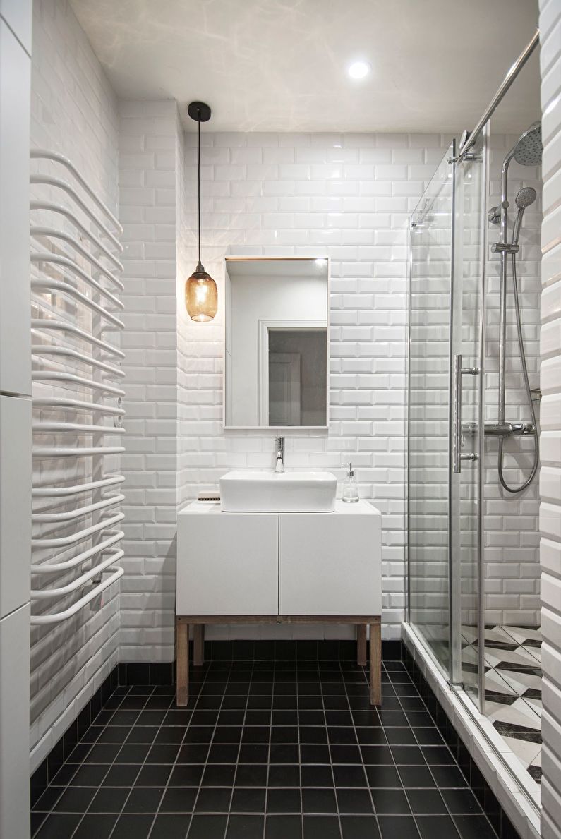 Interior design of a narrow bathroom - photo