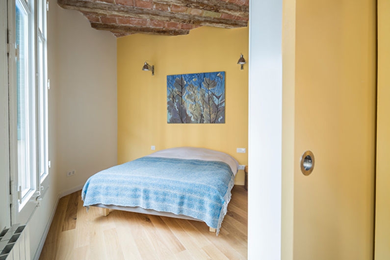 Dormitor galben în stil loft - design interior