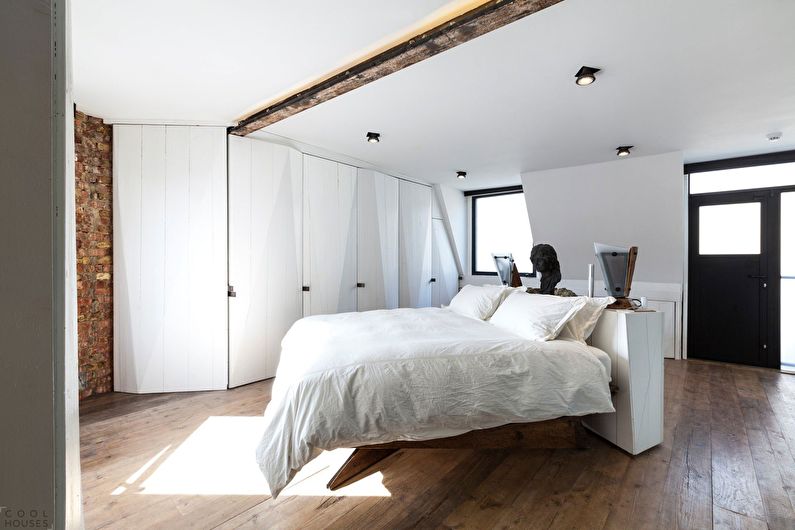 Interior design della camera da letto di stile del sottotetto - foto