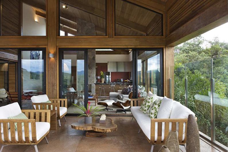 Interior design di un cottage o di una casa di campagna - foto