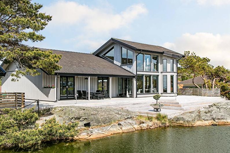 Techo de una casa de campo de estilo escandinavo - foto