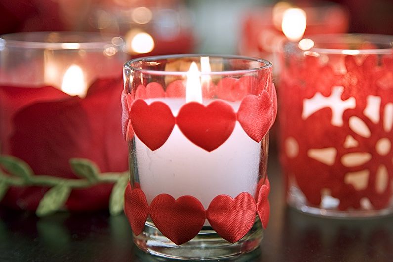 How to decorate an apartment on February 14 - Candles