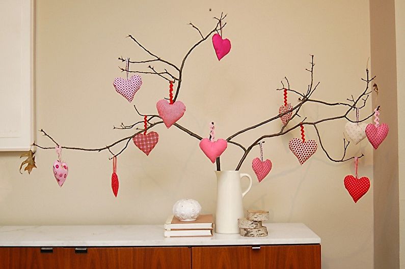 We decorate the apartment on February 14 - photo