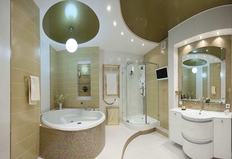 Divlīmeņu piekārtie griesti vannas istabā - foto