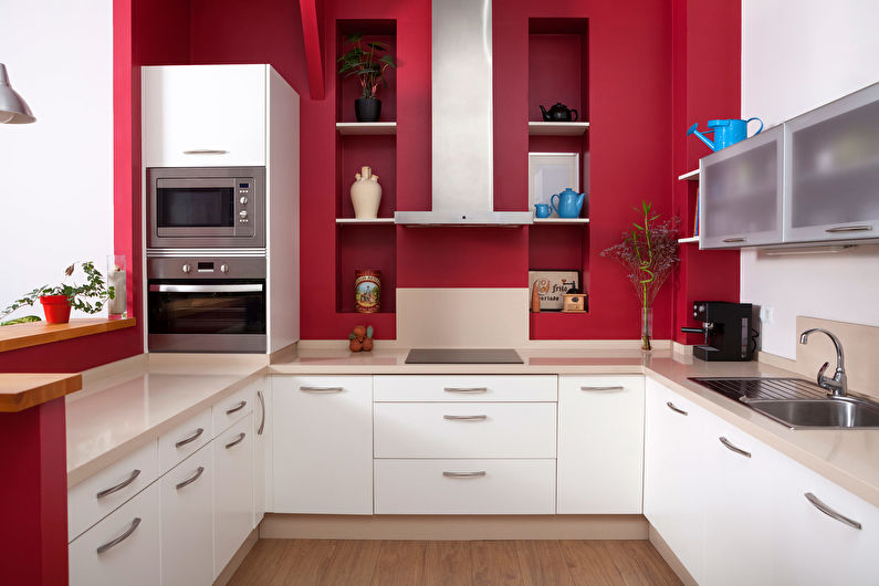 Червено и бяло - Дизайн на кухня 9 кв.м.