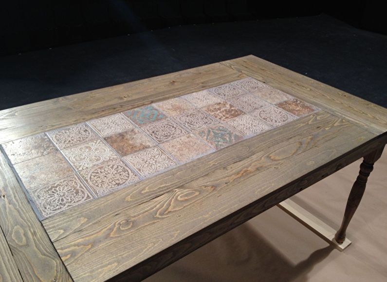 Azulejo de cerámica - decoración de mesa antigua de bricolaje
