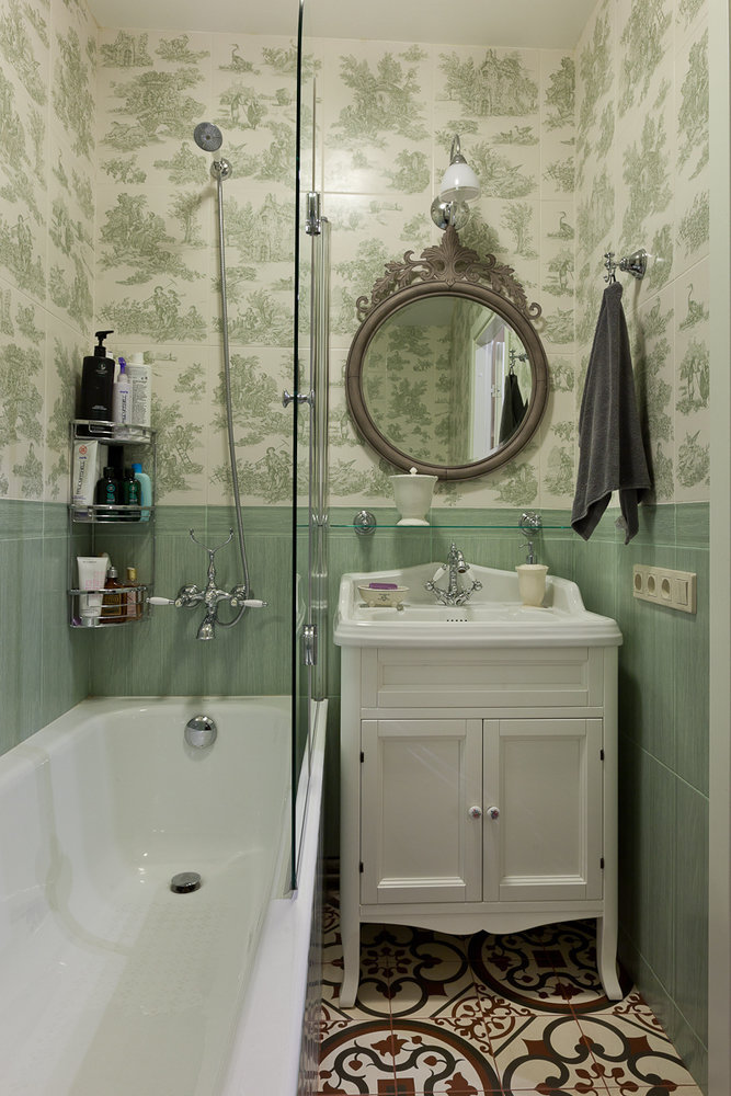 Noformējiet nelielu vannas istabu klasiskā stilā