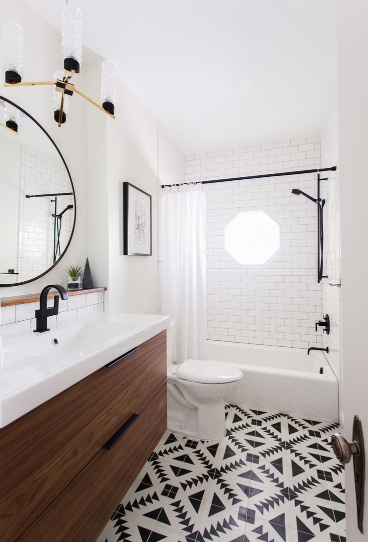 Skandināvu stila nelielas vannas istabas dizains
