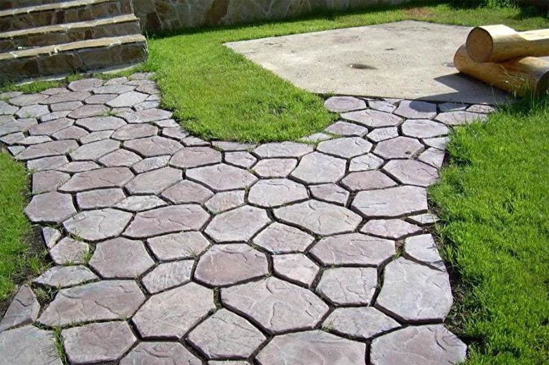 DIY Garden Paths - Curly Shapes