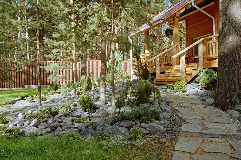 DIY Garden Paths - Natural Stone