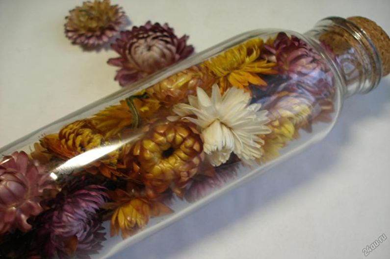 Dekoracja butelki DIY - dekoracje kwiatowe