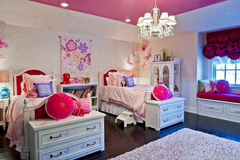 Vaikų kambario dizainas dviem mergaitėms - grindų apdaila