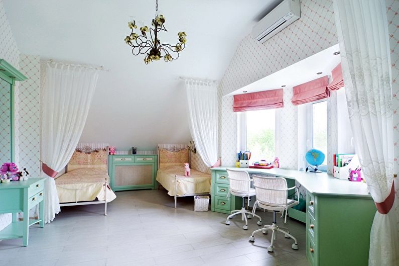 Мебели за детска стая за две момичета - работна зона