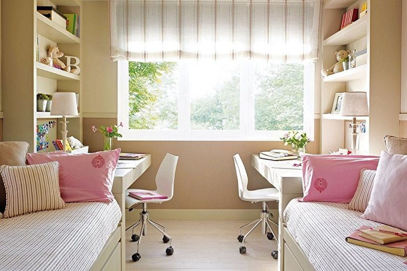 Nábytok do detskej izby pre dve dievčatá - pracovný priestor