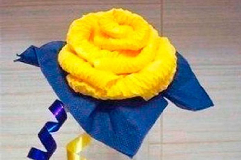 ดอกไม้ประดิษฐ์จากผ้าเช็ดปาก - กุหลาบสีเหลืองชอุ่ม