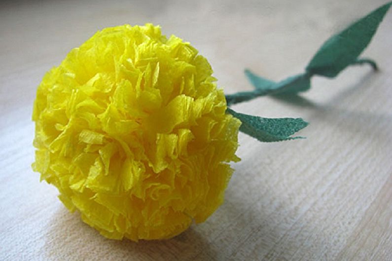 Gør-det-selv-blomster fra servietter - Spring Dandelion