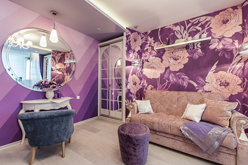 Malá obývacia izba vo fialovej farbe - interiérový dizajn