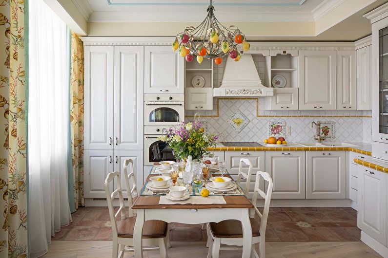Дизајнирајте малу кухињу у класичном стилу