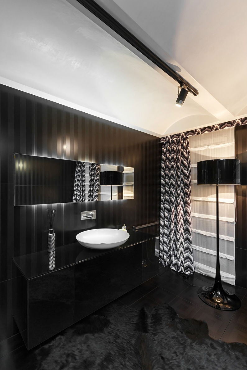 Fekete szoba: Fürdőszoba belső tere - 5. fotó