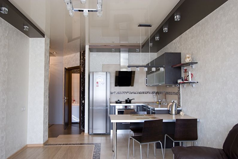 เพดานยืดสองระดับในห้องครัว