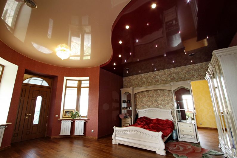 Two-level suspended ceilings in the bedroom
