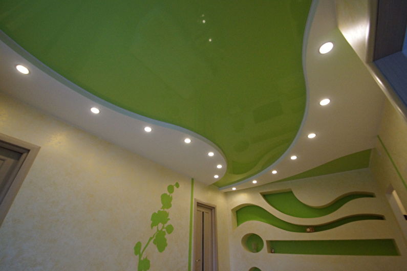 Duplex stretch ceilings in the hallway and hallway
