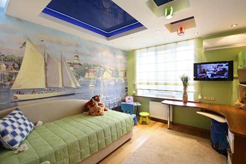 Tavanele întinse pe două niveluri în camera copiilor
