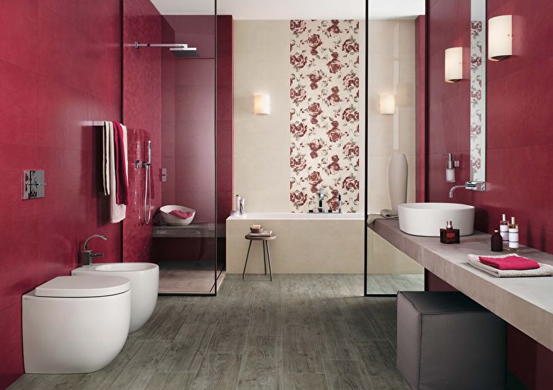 Комбинацията от цветове в интериора на банята - червено с бежово, сиво и бяло