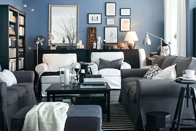 Krāsu kombinācija viesistabas interjerā - zila ar pelēku