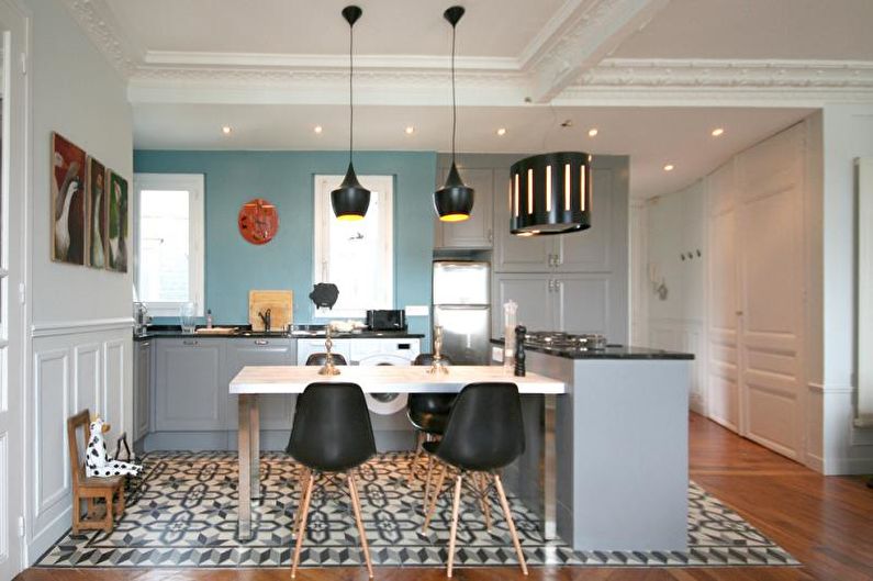 Skaists virtuves foto - jauna virtuve ar antīkām detaļām