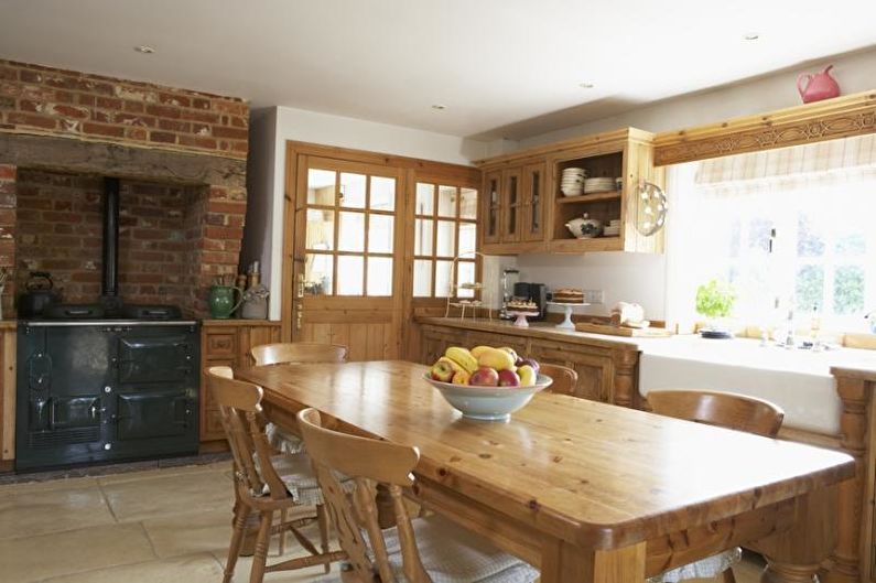 Bucătărie-sufragerie în stil rural - Design interior