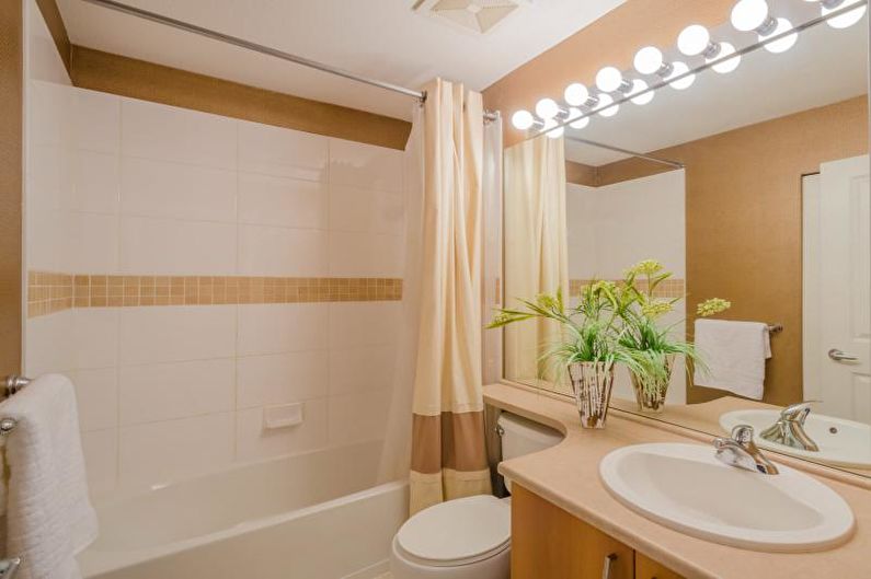 Kombinēts vannas istabas dizains - griestu apdare