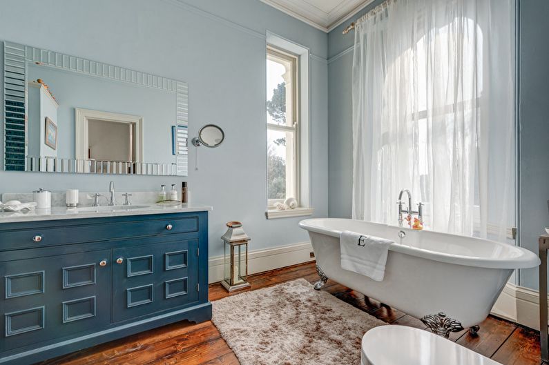 Klasiskā stilā apvienota vannas istaba - interjera dizains