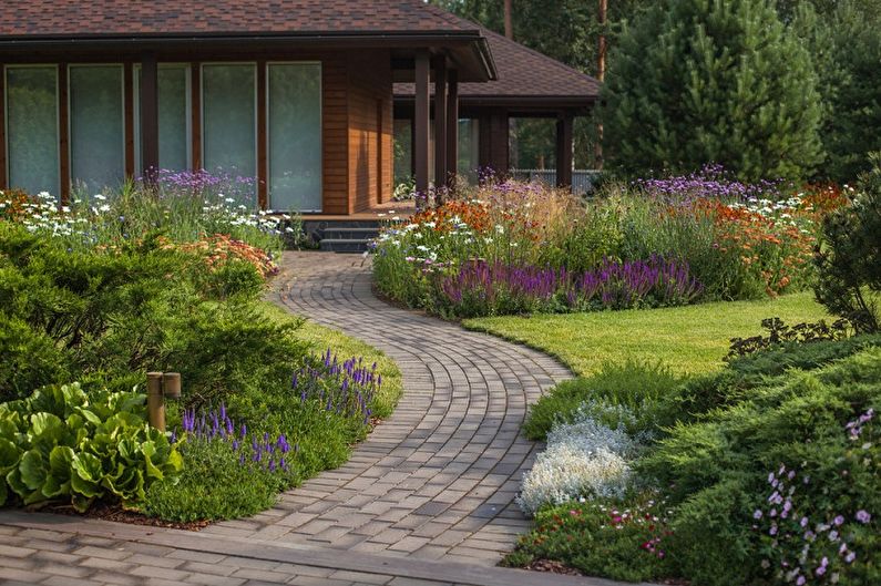 Mixborder - Blumenbeet im Cottage, Ideen für die Landschaftsgestaltung