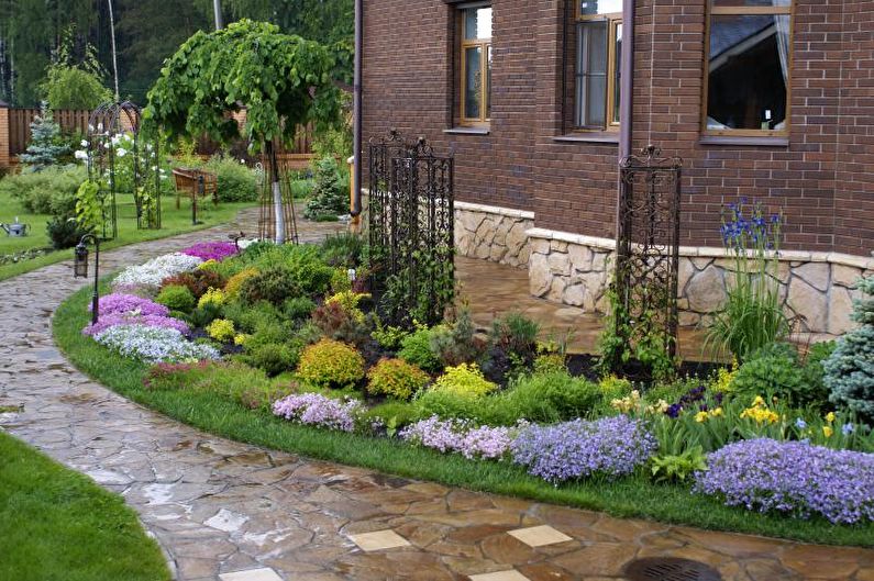 Mixborder - Flowerbed at the cottage, ideas for landscape design