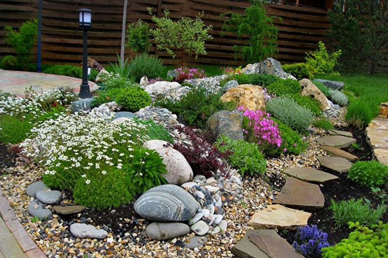 Stone Garden - Blomsterbed på hytta, ideer til landskapsdesign