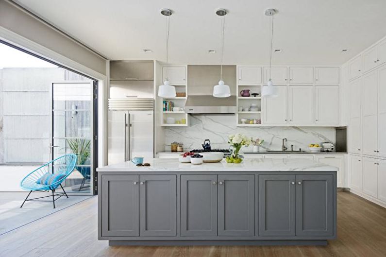 Virtuves interjera dizains pelēkā krāsā - foto