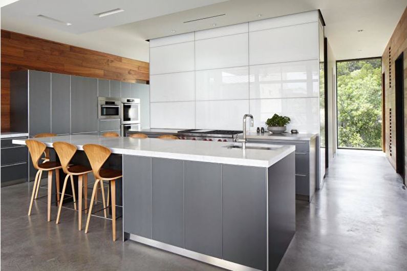 Návrh interiéru kuchyně v šedé barvě - foto