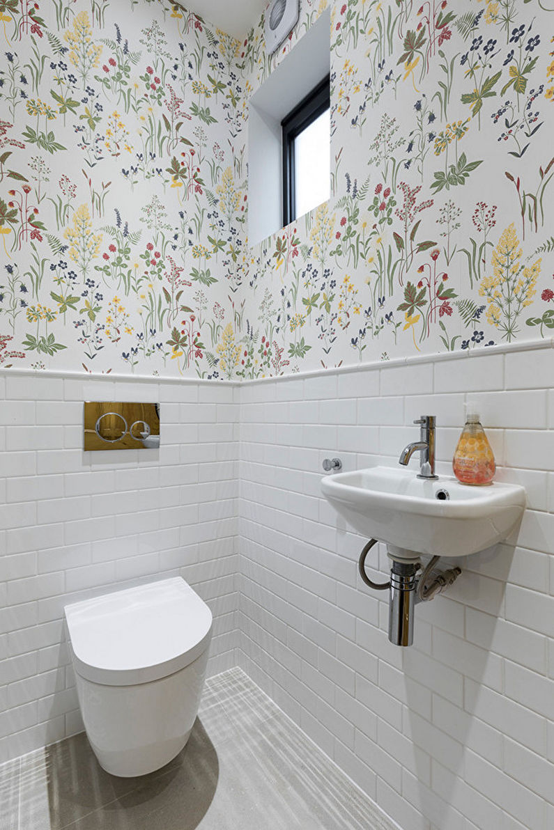 Design interior al unei mici toalete - fotografie