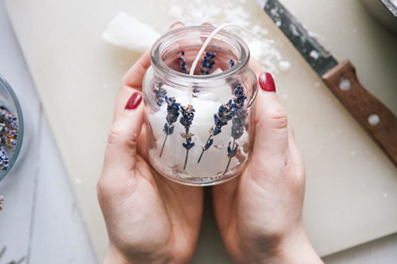 Levandų žvakė - „pasidaryk pats“ dekoratyvinės žvakės