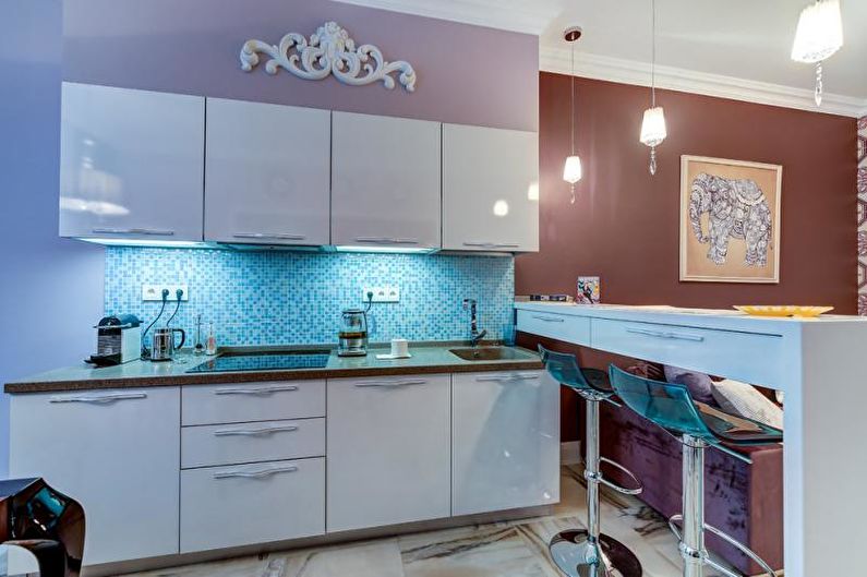 Mėlynos virtuvės dizainas - apšvietimas