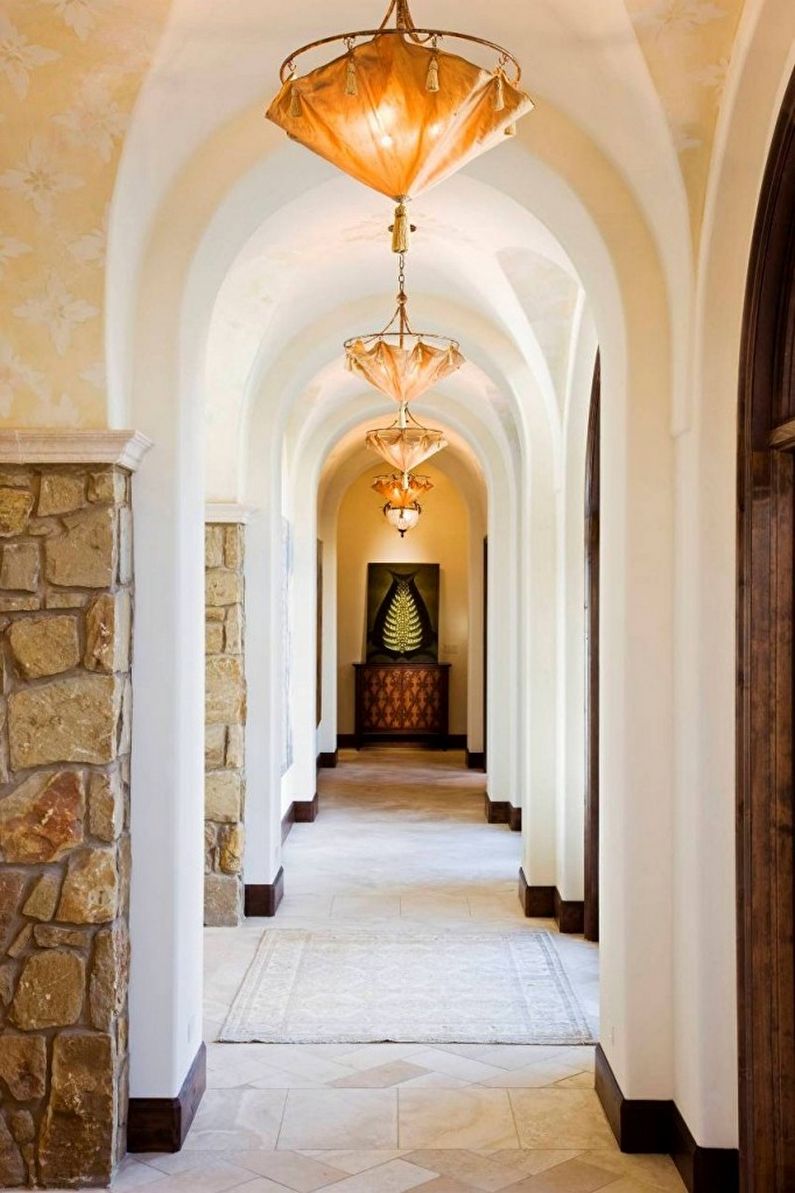 Dekoratív kő a folyosó belsejében - Kilátások