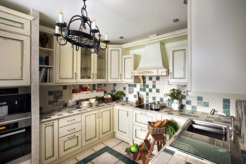 Bucătărie luminoasă în stilul Provence - Design interior