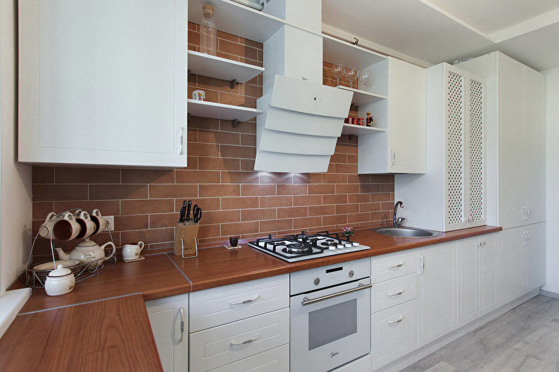 Gaišas virtuves dizains - mēbeles un ierīces