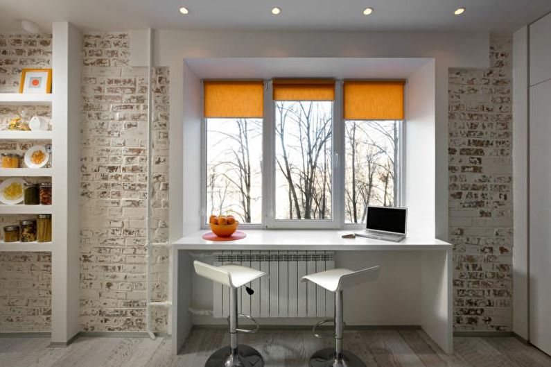 Apartamento de um quarto com 33 m2 - Um parapeito da janela em vez de uma mesa