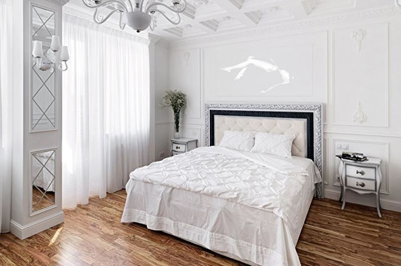 Bijela spavaća soba u klasičnom stilu - Dizajn interijera