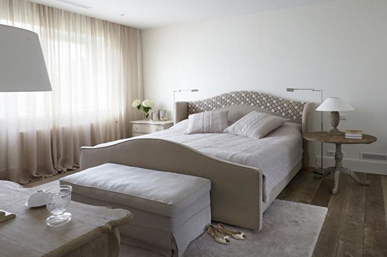 Дизајн беле спаваће собе - зидна декорација