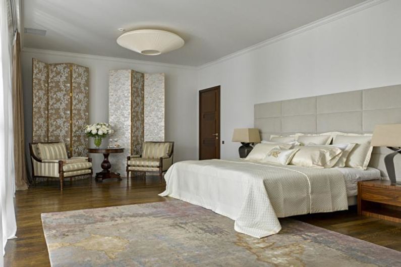 Бял дизайн на спалня - таванско покритие