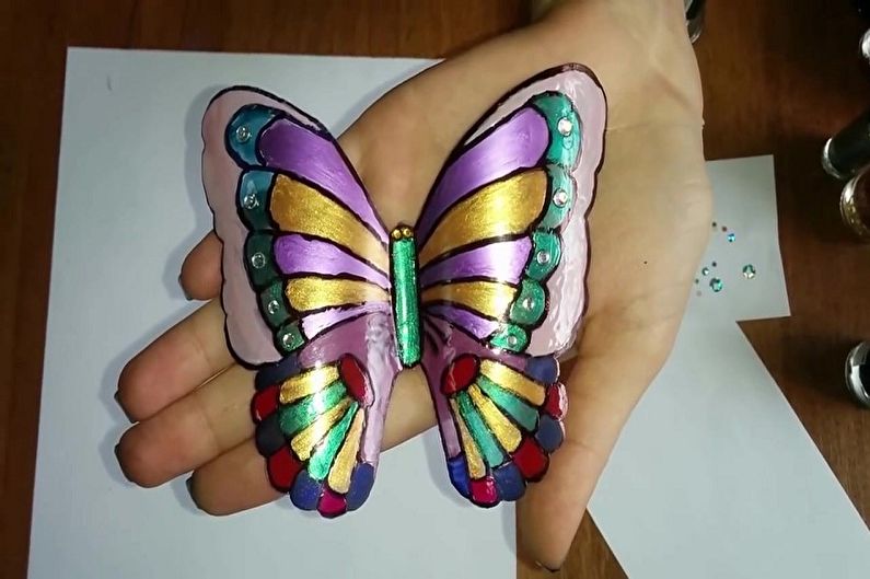 DIY plastové lahve řemesla - motýli
