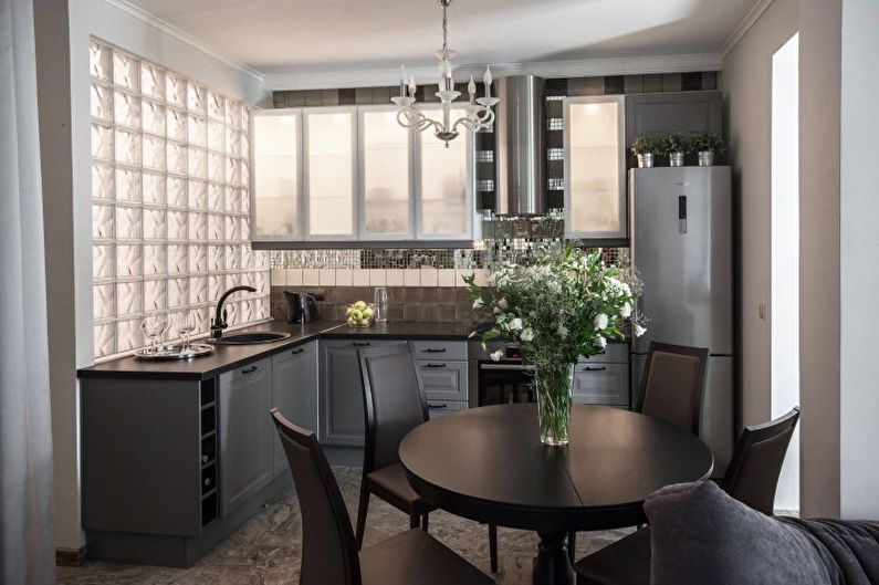 Pilka modernaus stiliaus virtuvė - interjero dizainas
